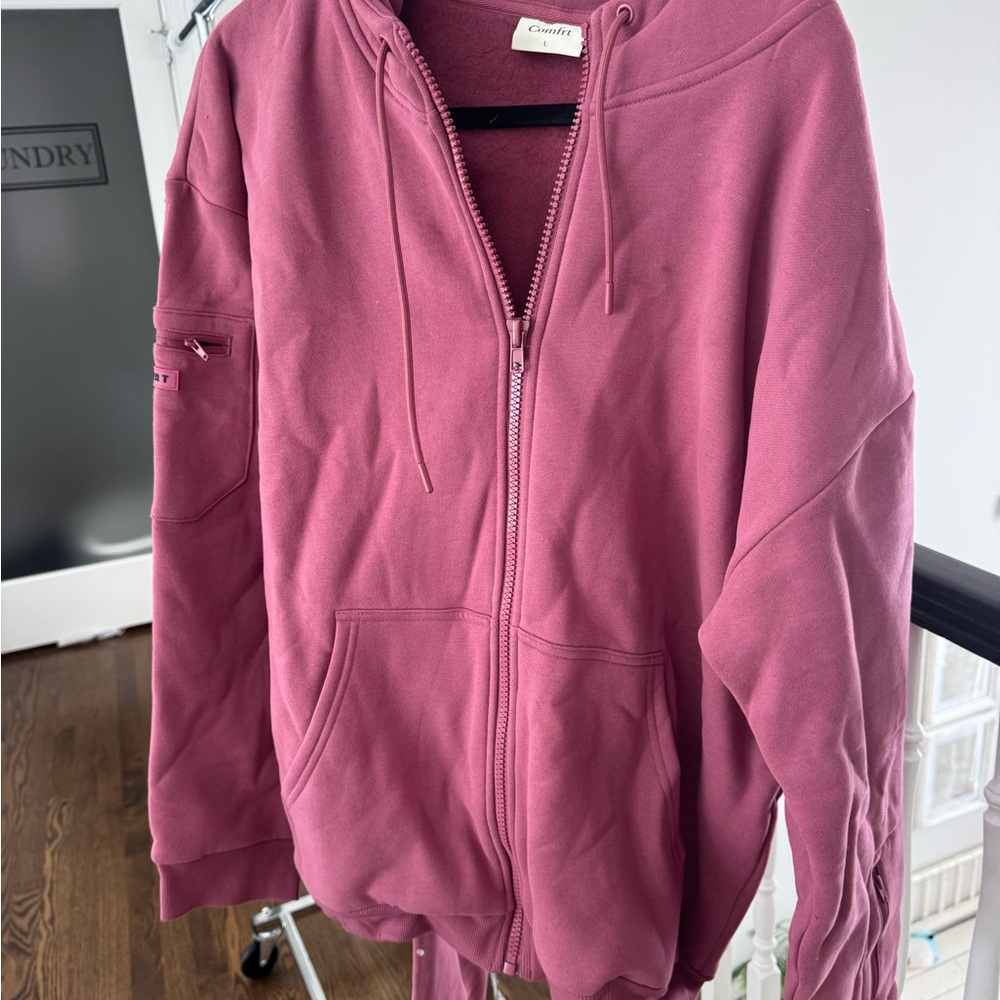 Brand new. Never worn. Comfrt Women's Berry travel Hoodie & Sweatpants Set - Picture 2 of 6